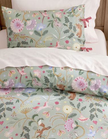 Pottery Barn kids twin girl’s good complete sheet set