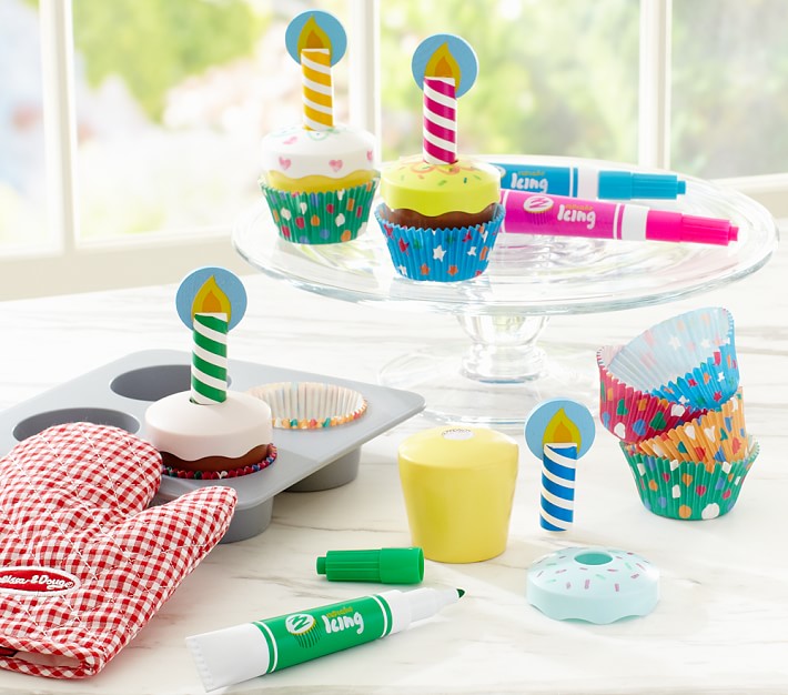 Bake &amp; Decorate Cupcake Set