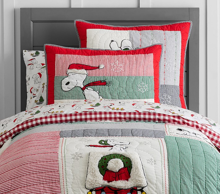 Peanuts&#174; Snoopy&#174; Holiday Quilt &amp; Shams