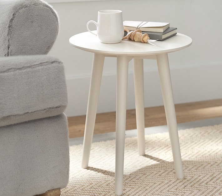 Modern Spindle Side Table (18&quot;)