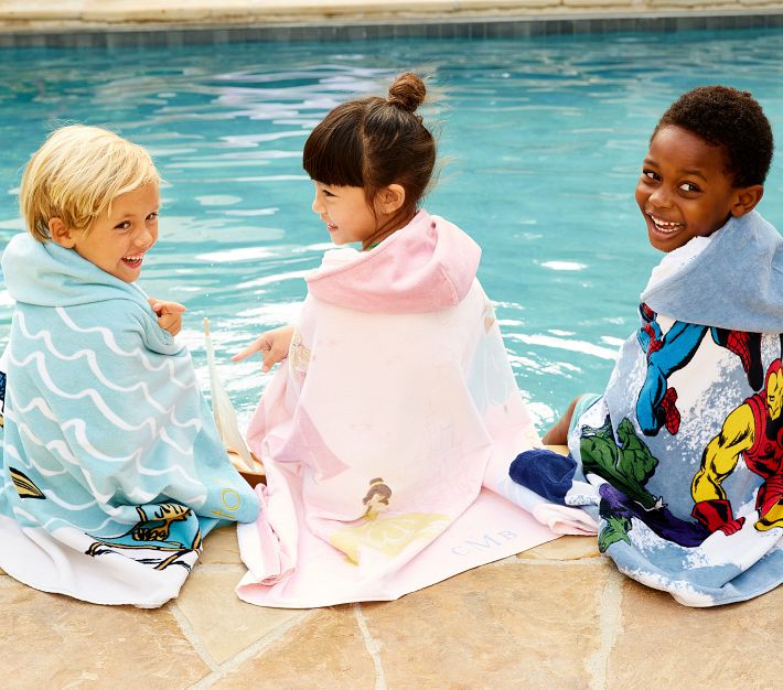 ★PotteryBarn★Disney Princess Beach Hooded Towel名前つけ可 Disney Princess Castles Beach Hooded Towel UPF 50+ | Pottery