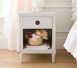 Clara Nightstand (19")