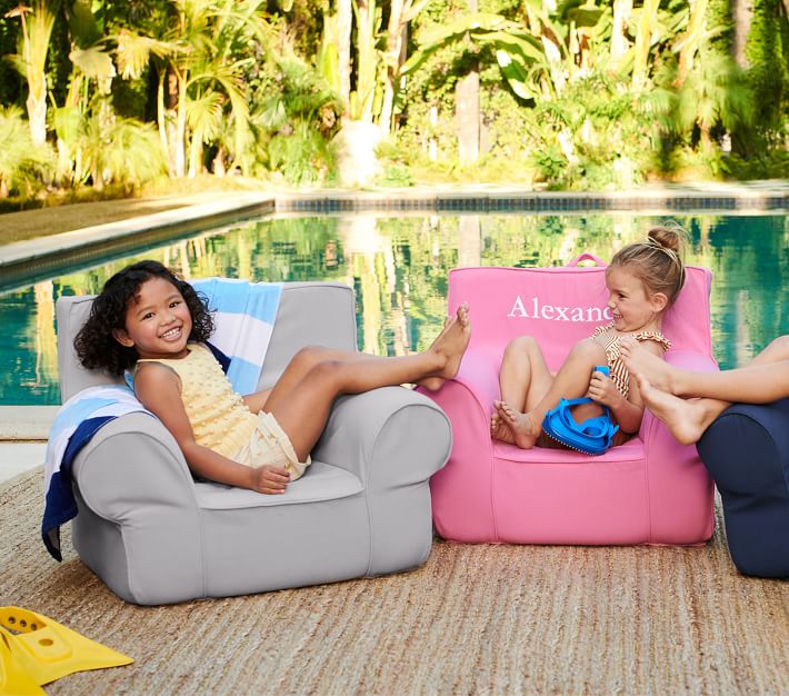 みかん　ポッタリーバーン　ファー子供椅子 Stylish Anywhere Chairs for Kids & Adults | Pottery Barn Kids