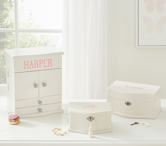【Pottery Barn】Hello Kitty ビーズベルベット Jewellery Box Hello Kitty® Beaded Velvet Jewelry Box | Pottery Barn Teen