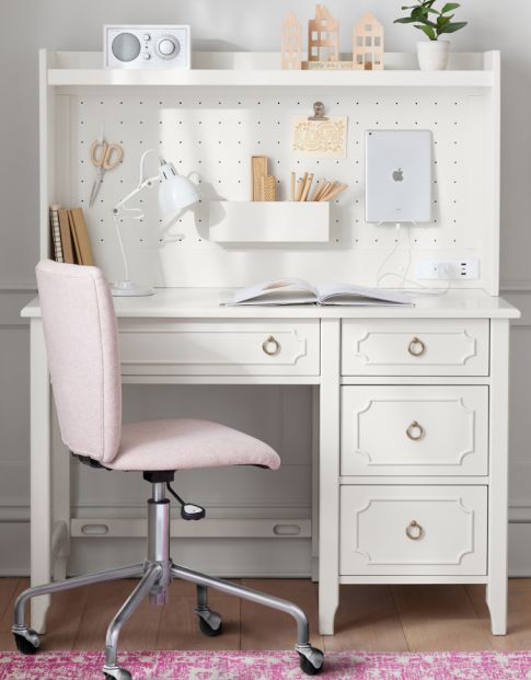 Desk by Style