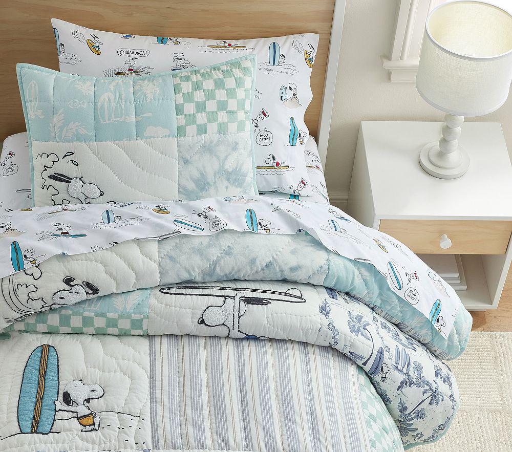 【ヌーピー】ハワイアンキルト Peanuts® Snoopy® Surf Quilt & Shams | Pottery Barn Kids