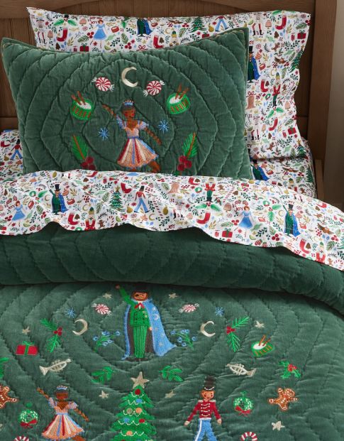 Holiday Bedding &amp; Pajamas