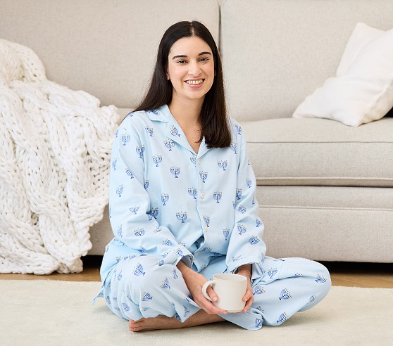 Pottery Barn Kids Dr. Seuss's THE GRINCH Tight Fit Pajama