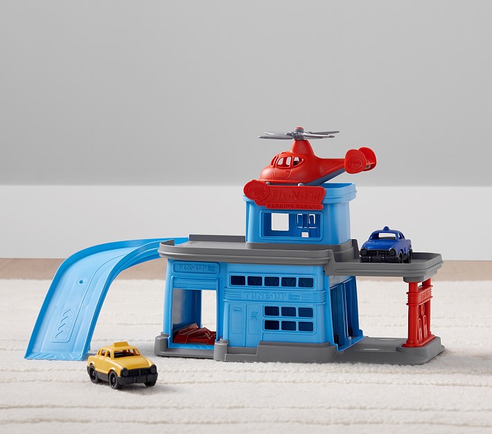 ポッタリーバーン　パーキングロット　pottery barn Green Toys® Parking Garage Playset | Pottery Barn Kids