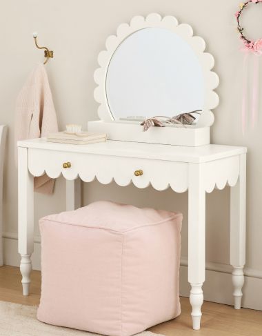 Vanities &amp; Dress Up