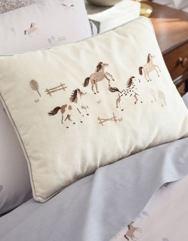 Pillows, Throws &amp; Bed Blankets
