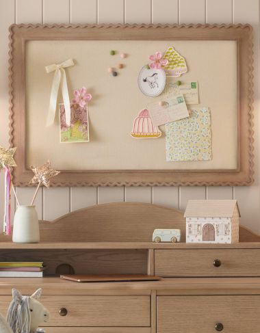 Desks &amp; Desk Chairs