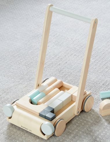 Toys &amp; Play up to 60% off