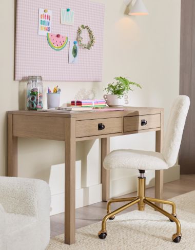 Desk by Style