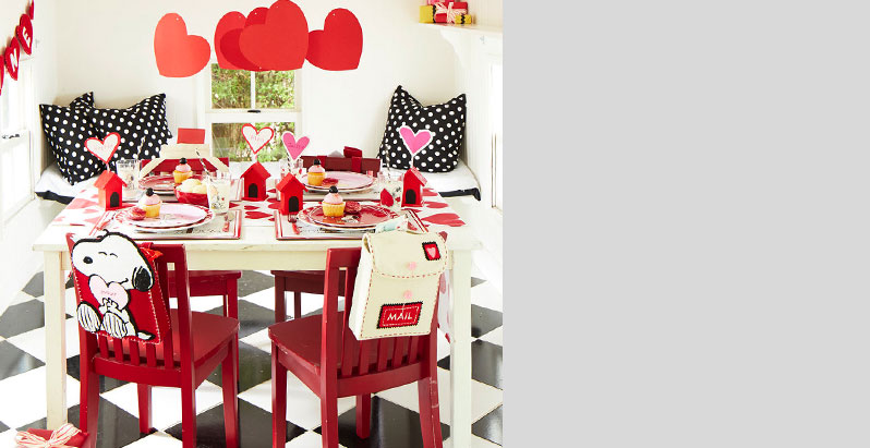 How to Plan a Peanuts&reg; Valentine's Day Party