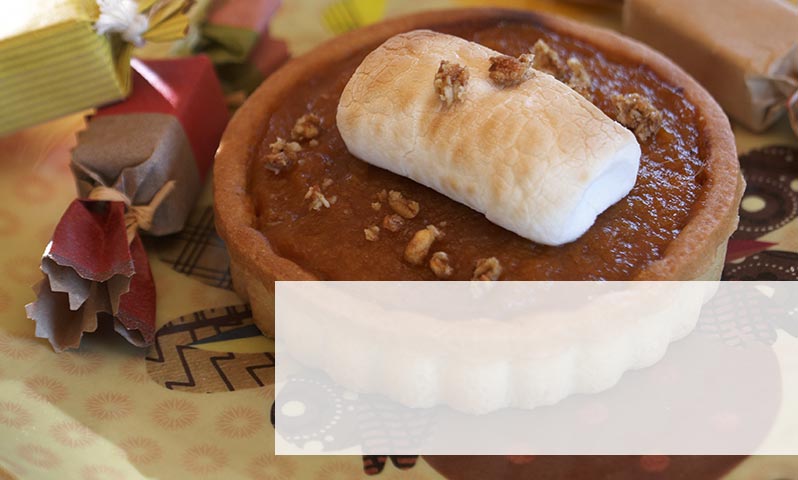 Mini Pumpkin Tarts with Marshmallows